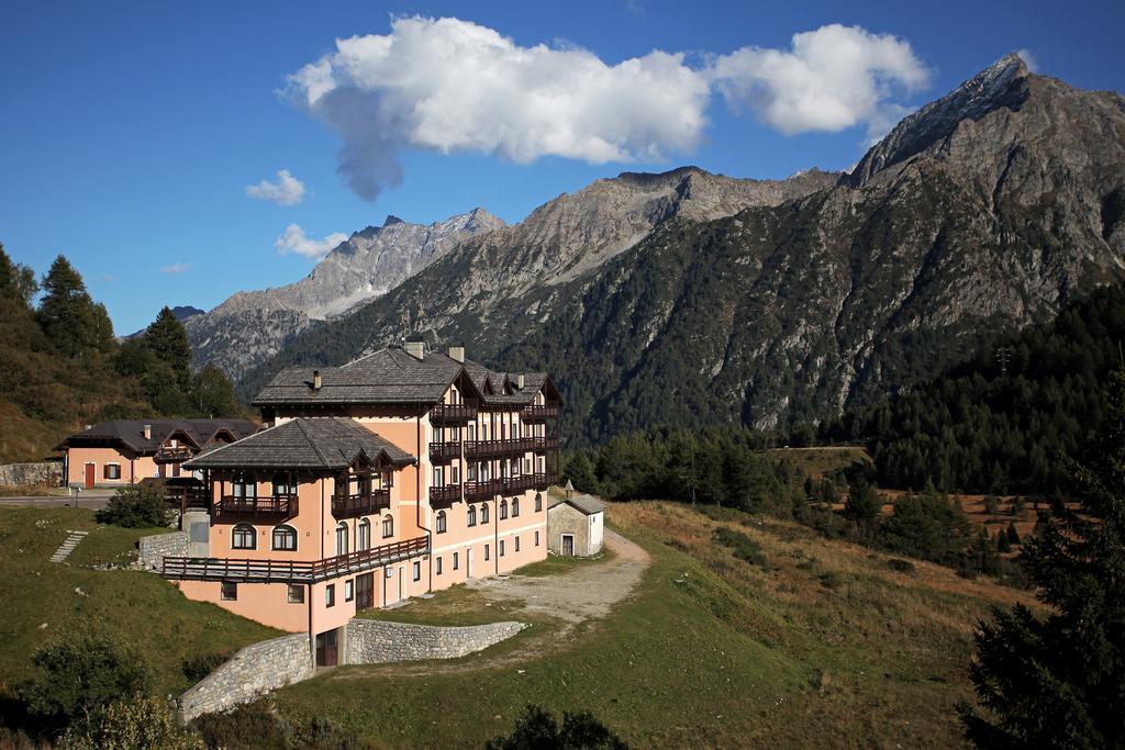 Locanda Locatori Passo del Tonale Exterior photo